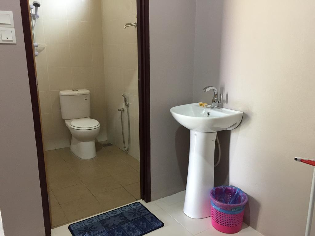 Harmony Guesthouse Sdn Bhd Padang Mat Sirat Esterno foto