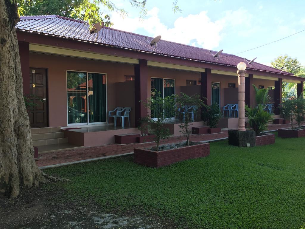 Harmony Guesthouse Sdn Bhd Padang Mat Sirat Esterno foto