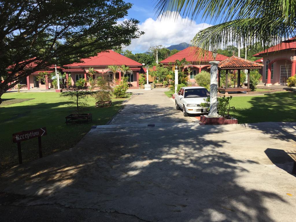 Harmony Guesthouse Sdn Bhd Padang Mat Sirat Esterno foto